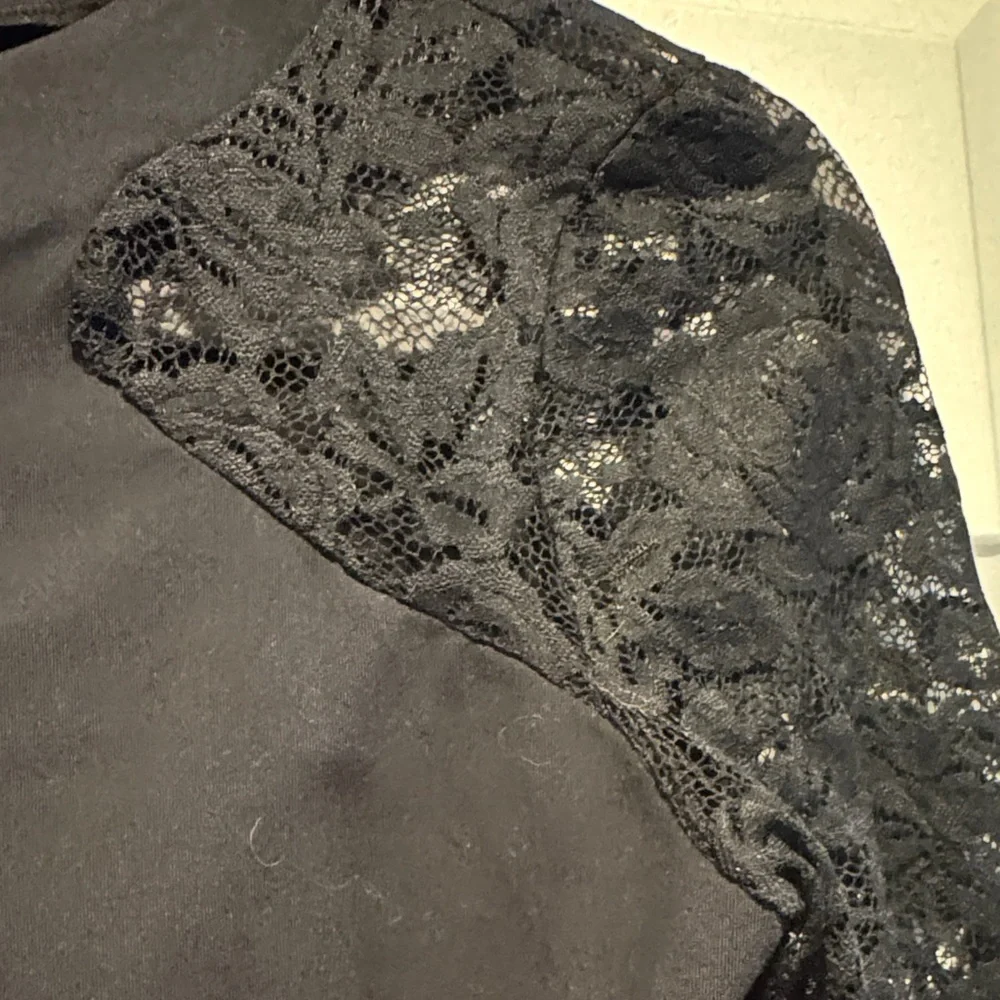 Free People Black Long-Sleeve Lace Sleeve Tee - Picture 4 of 6